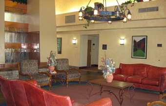 Hampton_Inn_and_Suites